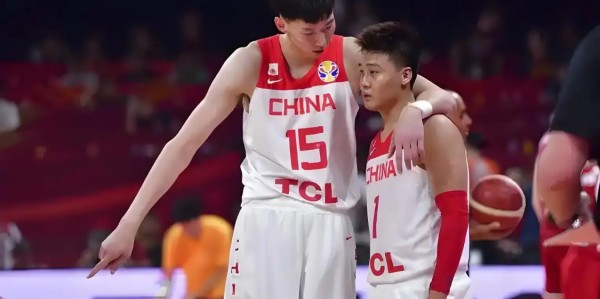 亿万28-生日夜摆烂！周琦拿5分提前离场，把川队所剩不多的油都逼出来了