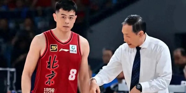 方硕：希望赵睿为球队付出更多力量，球迷：你少上点比啥都强