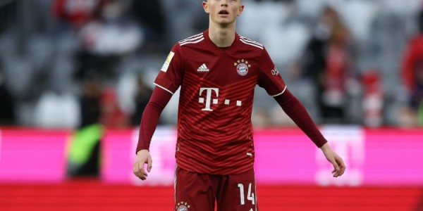 记者：埃因霍温并未放弃签下万纳尔，他们接近与球员谈妥个人条款