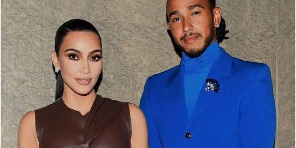 亿万28官网-41岁汉密尔顿大秀魔鬼筋肉！地狱级训练狂飙荷尔蒙，卡戴珊赚麻了