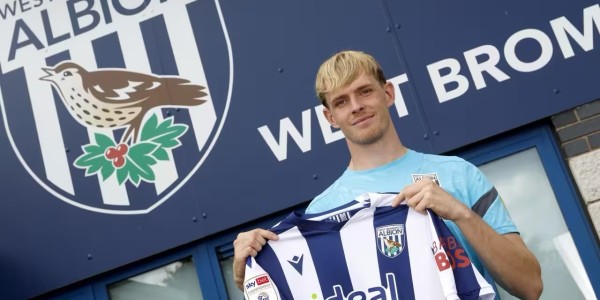 官方：曼联中场科利尔租借加盟西布罗姆维奇，租期一个赛季